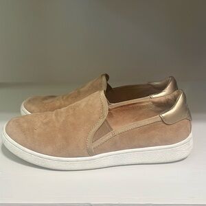 UGG Women’s Alameda Slip On